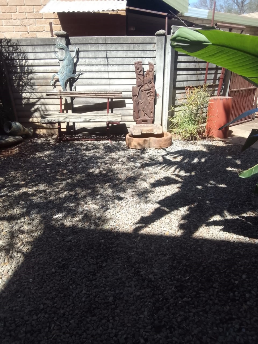 5 Bedroom Property for Sale in Geelhoutpark North West